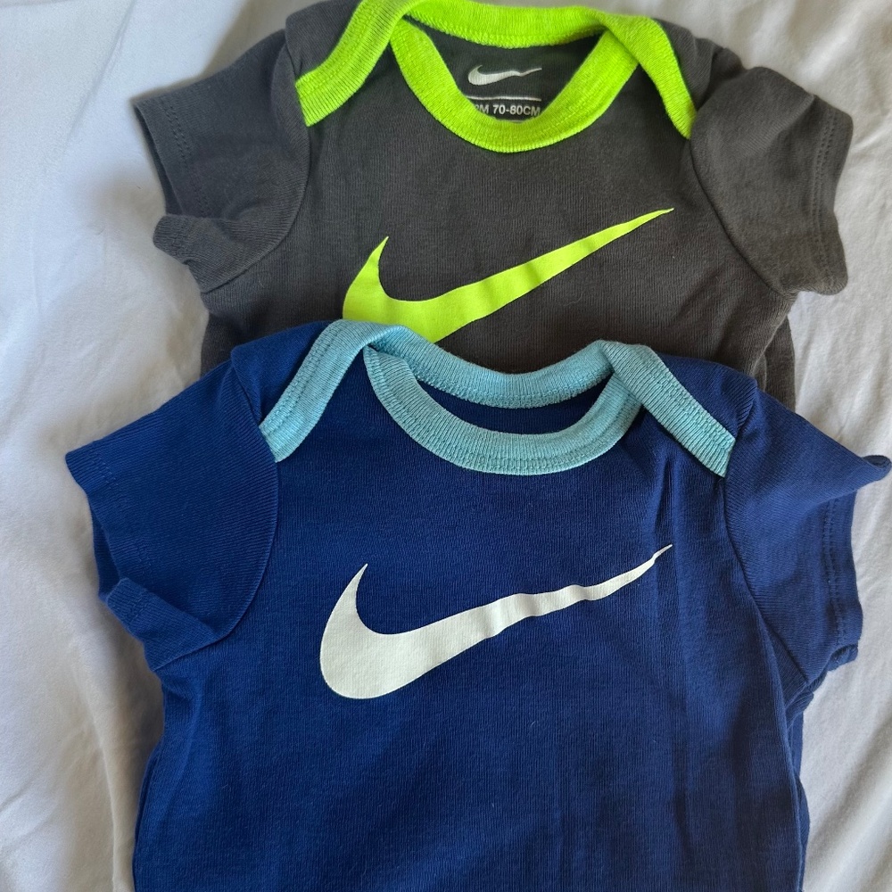 Nike Athlete Sport Field Onesie Bodysuit 6-12m Bundle Set of 2